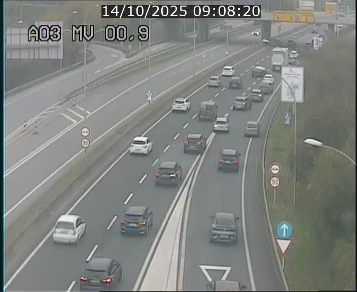 <h2>Traffic live webcam Luxembourg Croix de Gasperich - A3 - BK 0.4 - direction Luxembourg</h2>