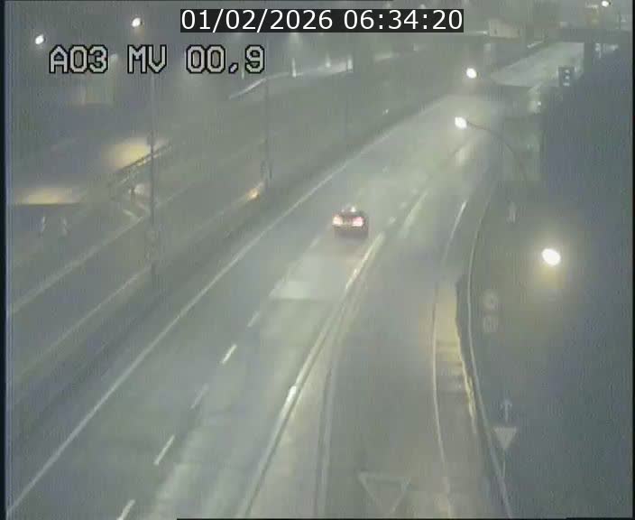 <h2>Traffic live webcam Luxembourg Croix de Gasperich - A3 - BK 0.4 - direction Luxembourg</h2>