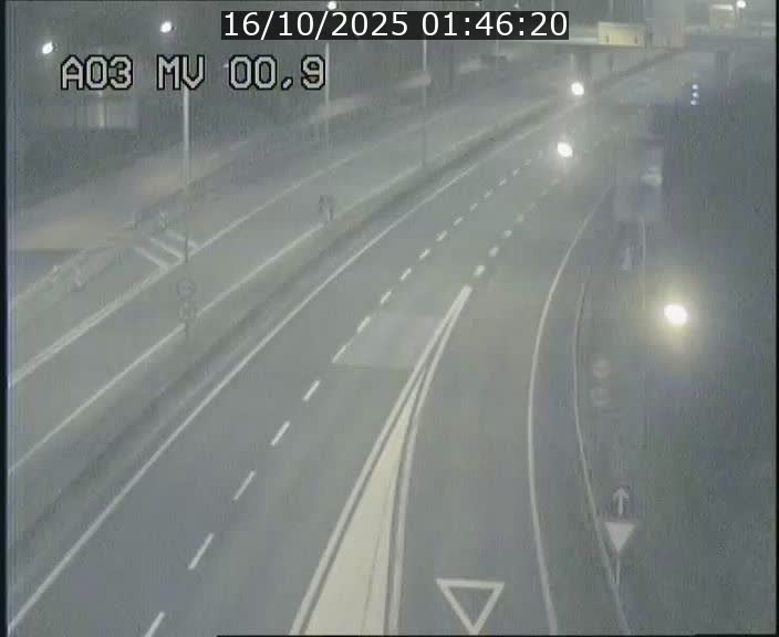<h2>Traffic live webcam Luxembourg Croix de Gasperich - A3 - BK 0.4 - direction Luxembourg</h2>