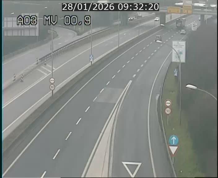<h2>Traffic live webcam Luxembourg Croix de Gasperich - A3 - BK 0.4 - direction Luxembourg</h2>