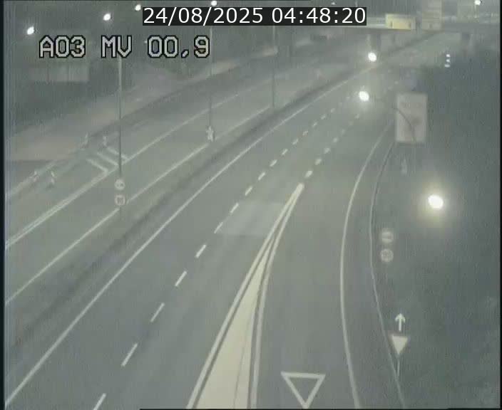 Traffic live webcam Luxembourg Croix de Gasperich - A3 - BK 0.4 - direction Luxembourg
