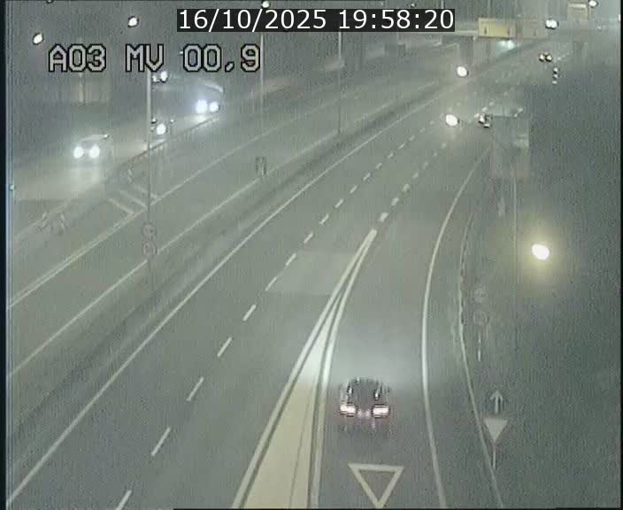 <h2>Traffic live webcam Luxembourg Croix de Gasperich - A3 - BK 0.4 - direction Luxembourg</h2>