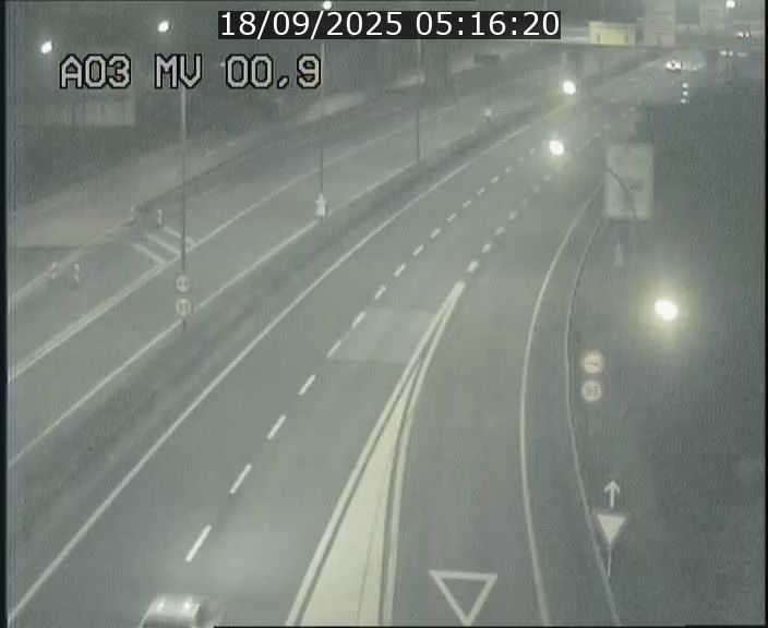 <h2>Traffic live webcam Luxembourg Croix de Gasperich - A3 - BK 0.4 - direction Luxembourg</h2>