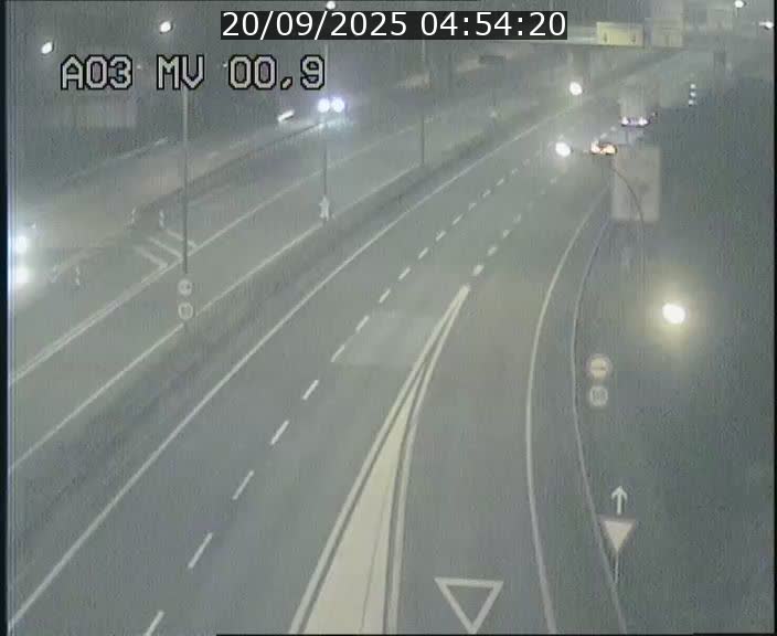 Traffic live webcam Luxembourg Croix de Gasperich - A3 - BK 0.4 - direction Luxembourg