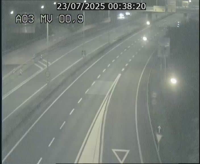 Traffic live webcam Luxembourg Croix de Gasperich - A3 - BK 0.4 - direction Luxembourg
