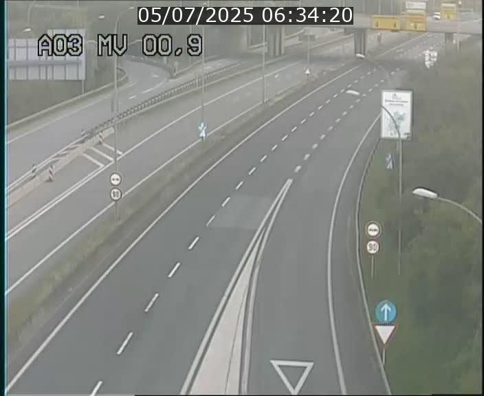 Traffic live webcam Luxembourg Croix de Gasperich - A3 - BK 0.4 - direction Luxembourg
