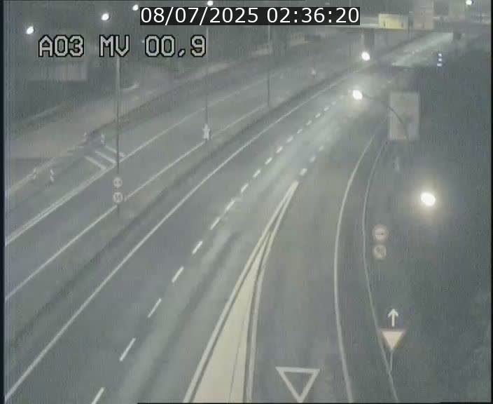 Traffic live webcam Luxembourg Croix de Gasperich - A3 - BK 0.4 - direction Luxembourg