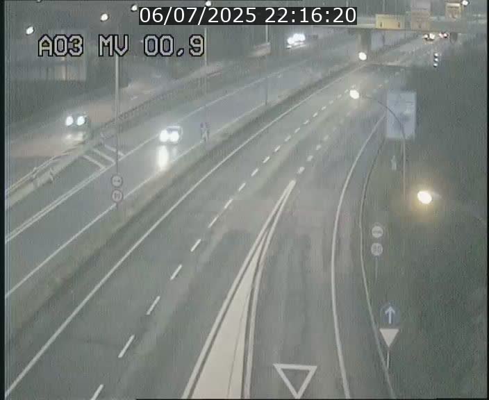 Traffic live webcam Luxembourg Croix de Gasperich - A3 - BK 0.4 - direction Luxembourg
