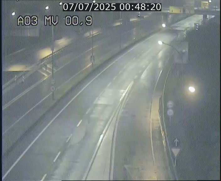 Traffic live webcam Luxembourg Croix de Gasperich - A3 - BK 0.4 - direction Luxembourg