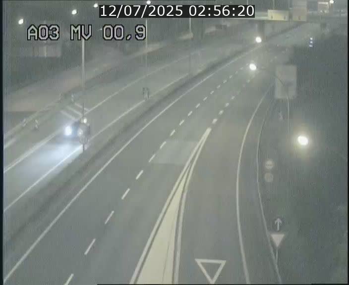 Traffic live webcam Luxembourg Croix de Gasperich - A3 - BK 0.4 - direction Luxembourg