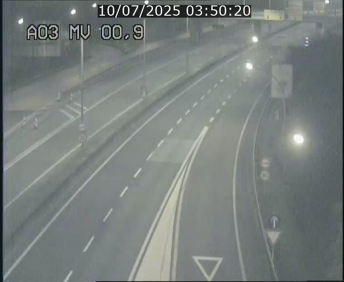 Traffic live webcam Luxembourg Croix de Gasperich - A3 - BK 0.4 - direction Luxembourg
