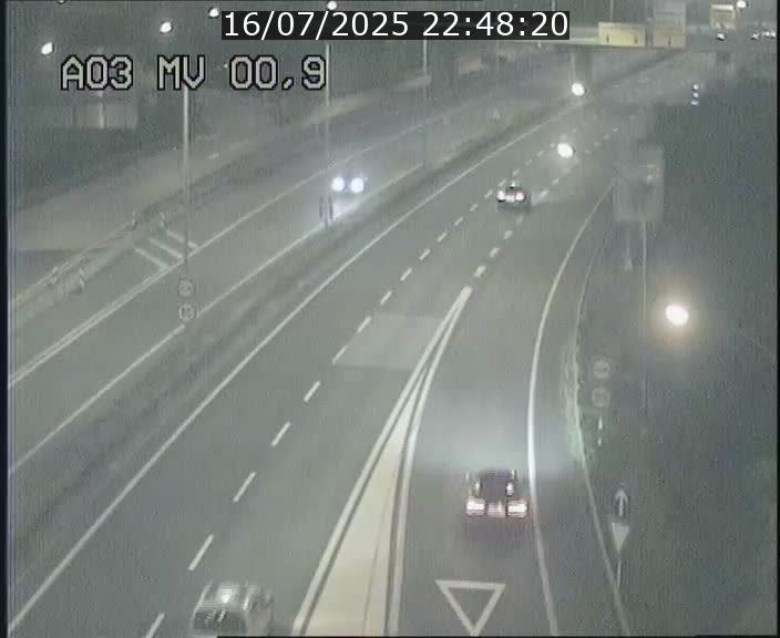 Traffic live webcam Luxembourg Croix de Gasperich - A3 - BK 0.4 - direction Luxembourg