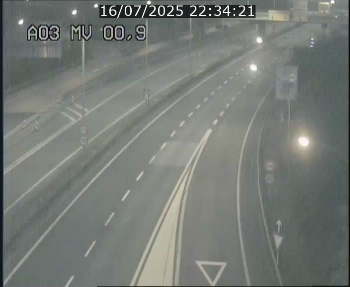 Traffic live webcam Luxembourg Croix de Gasperich - A3 - BK 0.4 - direction Luxembourg