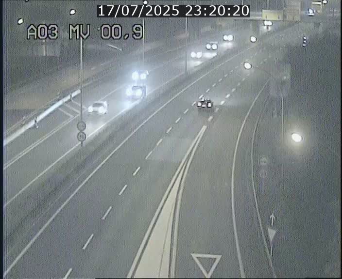 Traffic live webcam Luxembourg Croix de Gasperich - A3 - BK 0.4 - direction Luxembourg