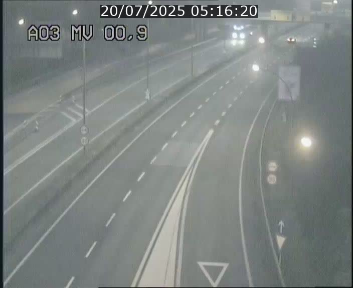 Traffic live webcam Luxembourg Croix de Gasperich - A3 - BK 0.4 - direction Luxembourg