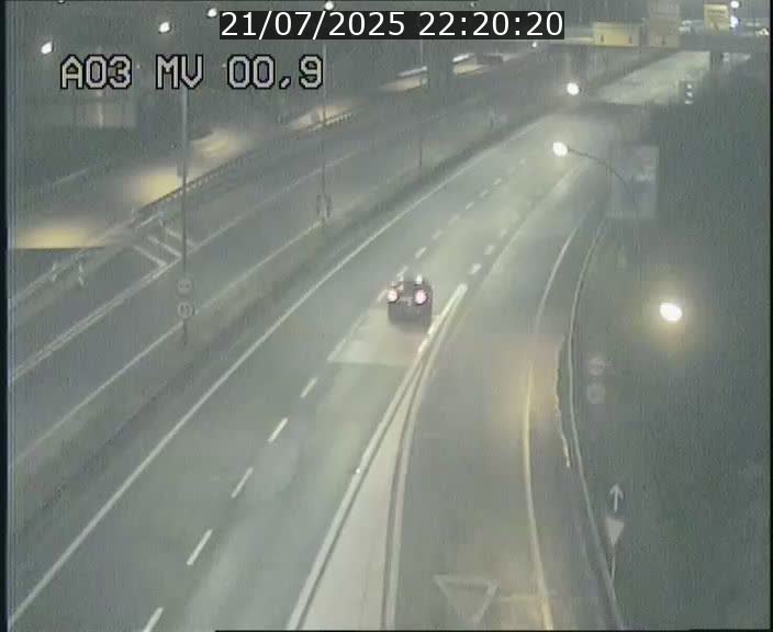 Traffic live webcam Luxembourg Croix de Gasperich - A3 - BK 0.4 - direction Luxembourg
