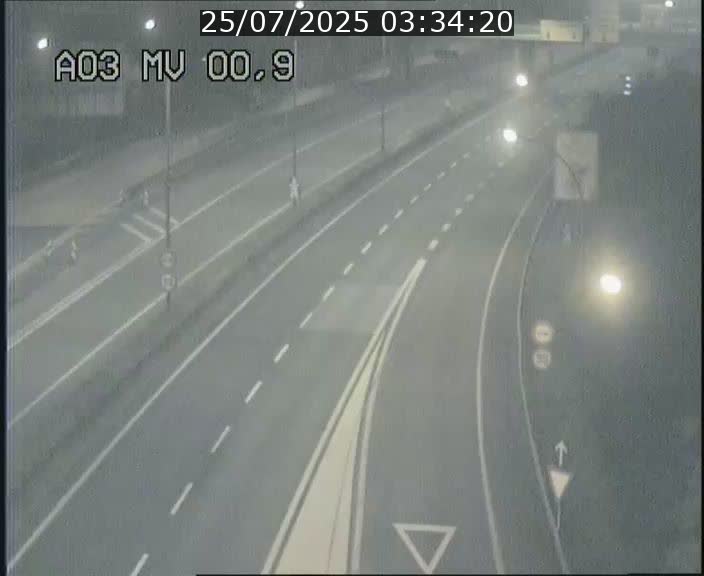 Traffic live webcam Luxembourg Croix de Gasperich - A3 - BK 0.4 - direction Luxembourg