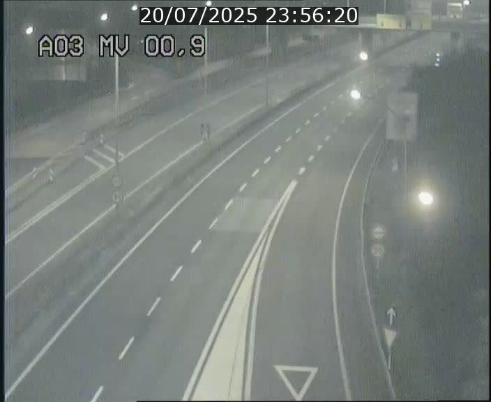Traffic live webcam Luxembourg Croix de Gasperich - A3 - BK 0.4 - direction Luxembourg