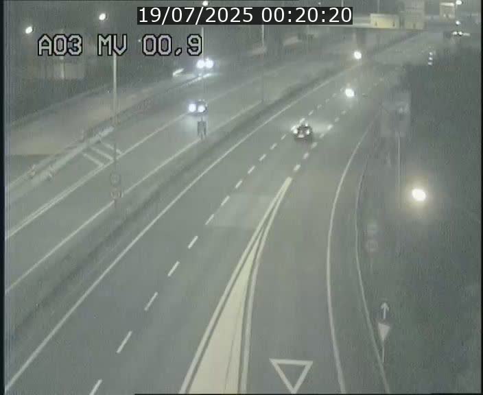Traffic live webcam Luxembourg Croix de Gasperich - A3 - BK 0.4 - direction Luxembourg