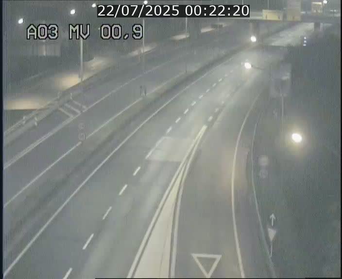 Traffic live webcam Luxembourg Croix de Gasperich - A3 - BK 0.4 - direction Luxembourg