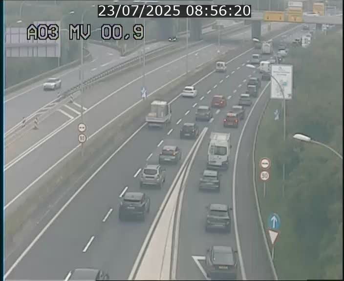 Traffic live webcam Luxembourg Croix de Gasperich - A3 - BK 0.4 - direction Luxembourg