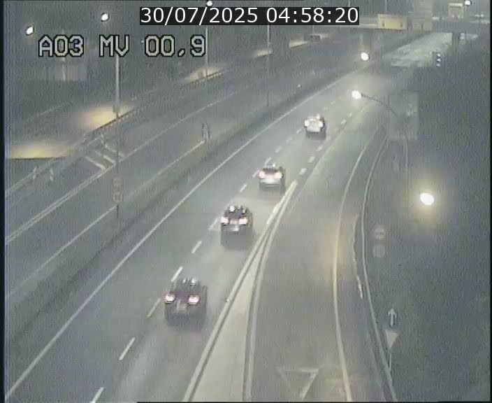 Traffic live webcam Luxembourg Croix de Gasperich - A3 - BK 0.4 - direction Luxembourg