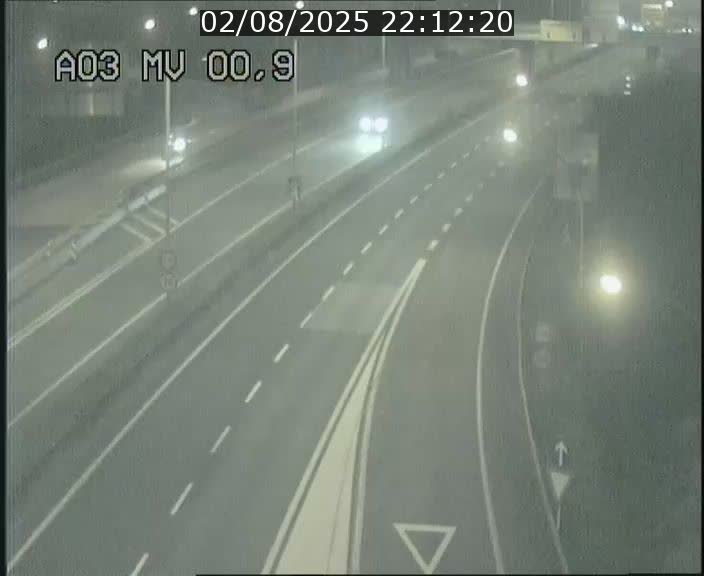Traffic live webcam Luxembourg Croix de Gasperich - A3 - BK 0.4 - direction Luxembourg