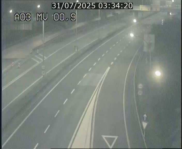 Traffic live webcam Luxembourg Croix de Gasperich - A3 - BK 0.4 - direction Luxembourg