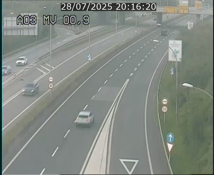 Traffic live webcam Luxembourg Croix de Gasperich - A3 - BK 0.4 - direction Luxembourg