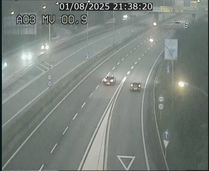 Traffic live webcam Luxembourg Croix de Gasperich - A3 - BK 0.4 - direction Luxembourg