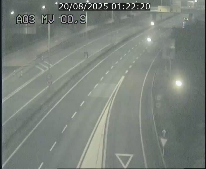 Traffic live webcam Luxembourg Croix de Gasperich - A3 - BK 0.4 - direction Luxembourg