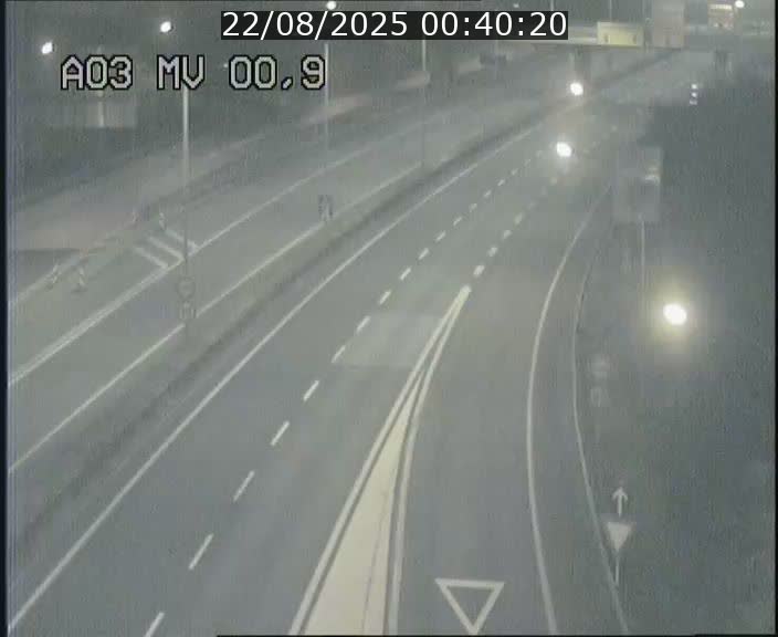Traffic live webcam Luxembourg Croix de Gasperich - A3 - BK 0.4 - direction Luxembourg