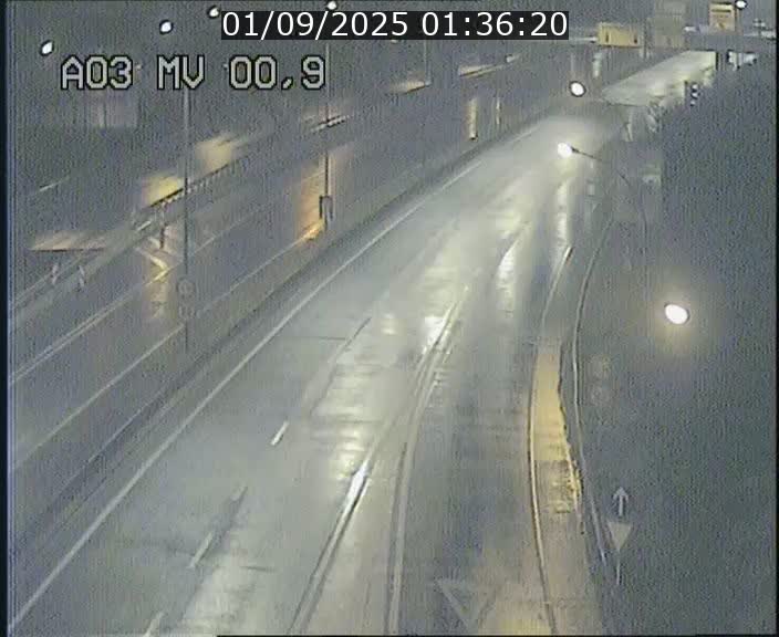 Traffic live webcam Luxembourg Croix de Gasperich - A3 - BK 0.4 - direction Luxembourg