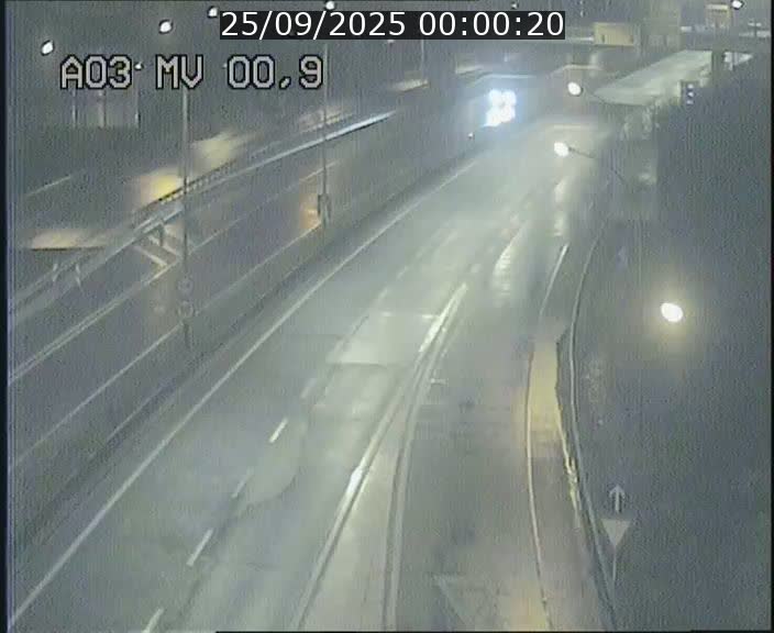 Traffic live webcam Luxembourg Croix de Gasperich - A3 - BK 0.4 - direction Luxembourg
