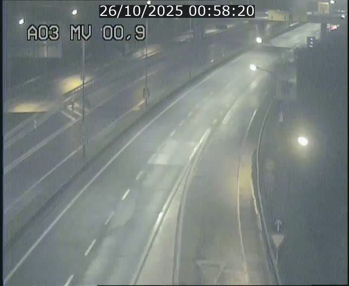 <h2>Traffic live webcam Luxembourg Croix de Gasperich - A3 - BK 0.4 - direction Luxembourg</h2>
