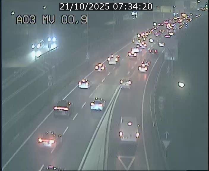 <h2>Traffic live webcam Luxembourg Croix de Gasperich - A3 - BK 0.4 - direction Luxembourg</h2>