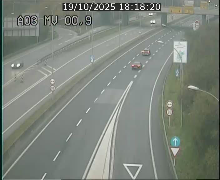 <h2>Traffic live webcam Luxembourg Croix de Gasperich - A3 - BK 0.4 - direction Luxembourg</h2>