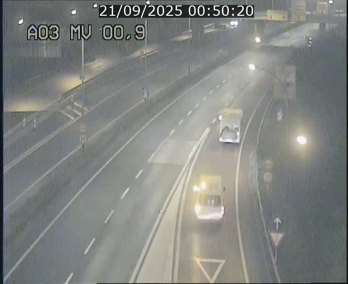 Traffic live webcam Luxembourg Croix de Gasperich - A3 - BK 0.4 - direction Luxembourg