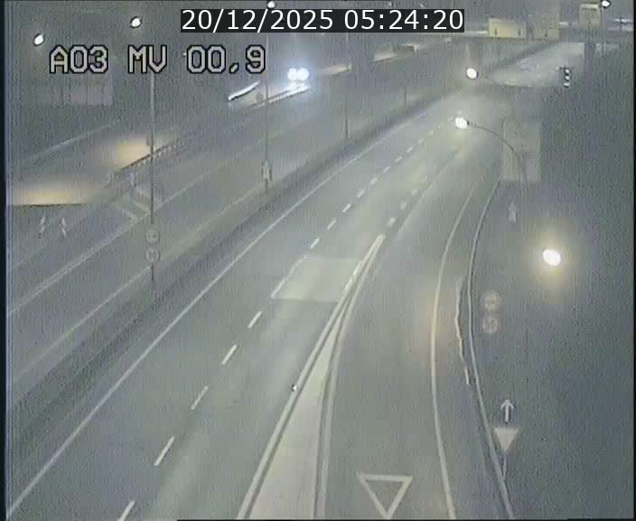 <h2>Traffic live webcam Luxembourg Croix de Gasperich - A3 - BK 0.4 - direction Luxembourg</h2>