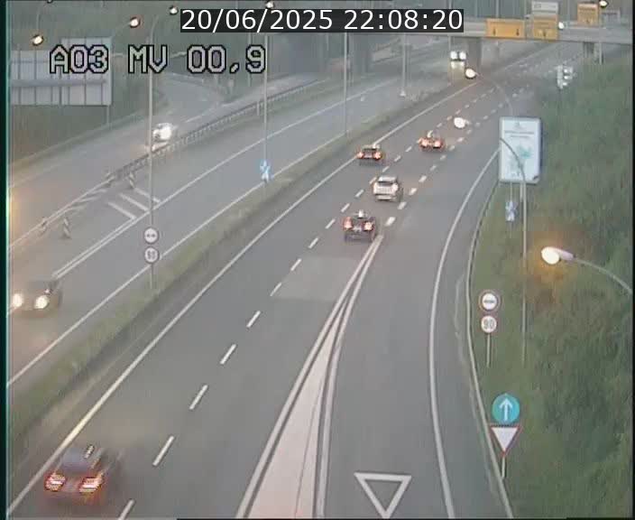 <h2>Traffic live webcam Luxembourg Croix de Gasperich - A3 - BK 0.4 - direction Luxembourg</h2>