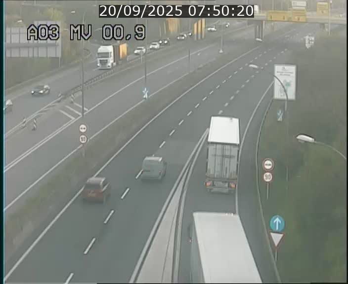 Traffic live webcam Luxembourg Croix de Gasperich - A3 - BK 0.4 - direction Luxembourg