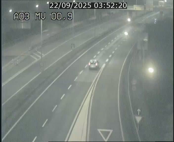 <h2>Traffic live webcam Luxembourg Croix de Gasperich - A3 - BK 0.4 - direction Luxembourg</h2>
