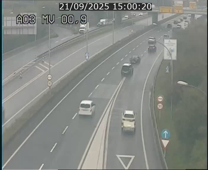 <h2>Traffic live webcam Luxembourg Croix de Gasperich - A3 - BK 0.4 - direction Luxembourg</h2>