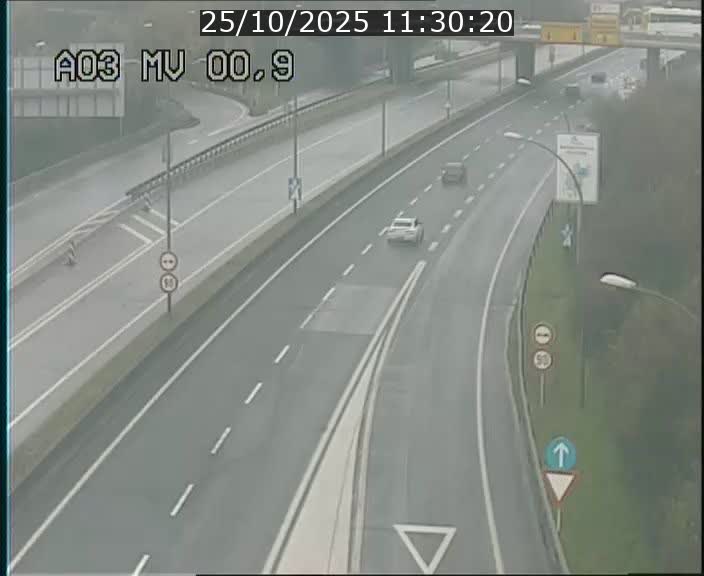 <h2>Traffic live webcam Luxembourg Croix de Gasperich - A3 - BK 0.4 - direction Luxembourg</h2>