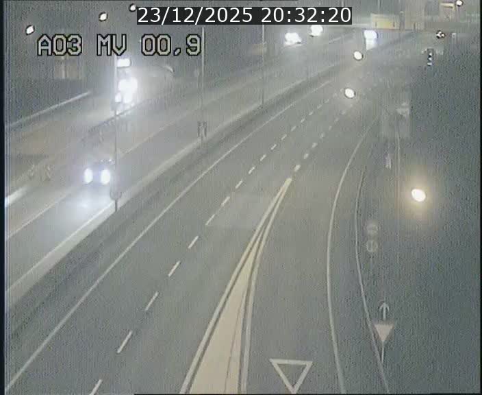 <h2>Traffic live webcam Luxembourg Croix de Gasperich - A3 - BK 0.4 - direction Luxembourg</h2>