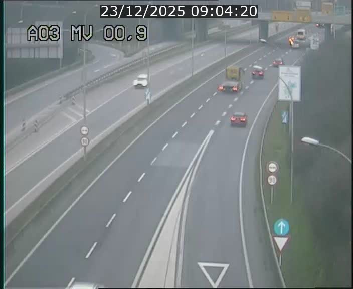 <h2>Traffic live webcam Luxembourg Croix de Gasperich - A3 - BK 0.4 - direction Luxembourg</h2>
