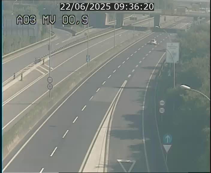 <h2>Traffic live webcam Luxembourg Croix de Gasperich - A3 - BK 0.4 - direction Luxembourg</h2>
