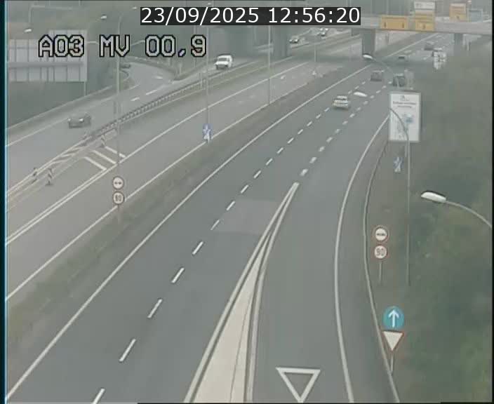 <h2>Traffic live webcam Luxembourg Croix de Gasperich - A3 - BK 0.4 - direction Luxembourg</h2>