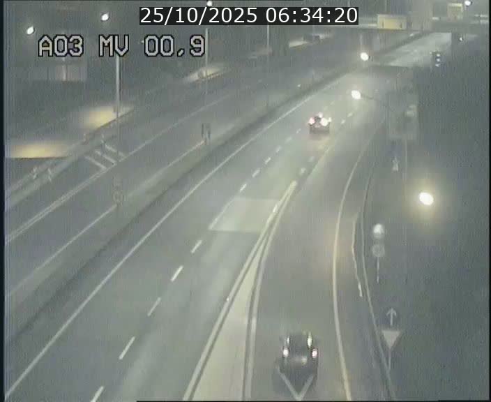 <h2>Traffic live webcam Luxembourg Croix de Gasperich - A3 - BK 0.4 - direction Luxembourg</h2>