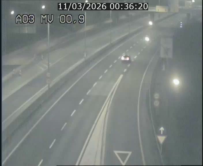 Traffic live webcam Luxembourg Croix de Gasperich - A3 - BK 0.4 - direction Luxembourg
